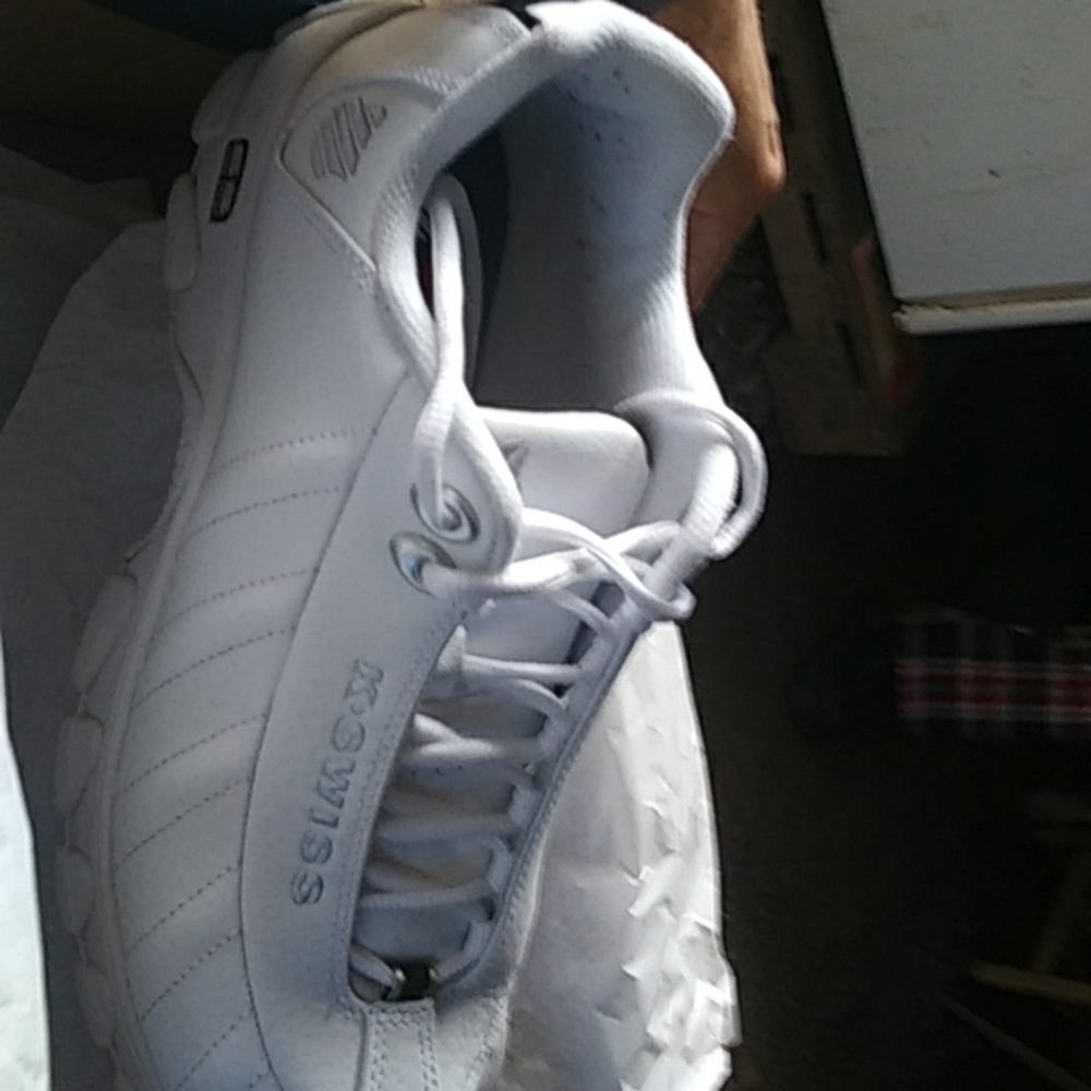 KSwiss Mens size 9 Only worn once still in great shape and condition.Asking $60